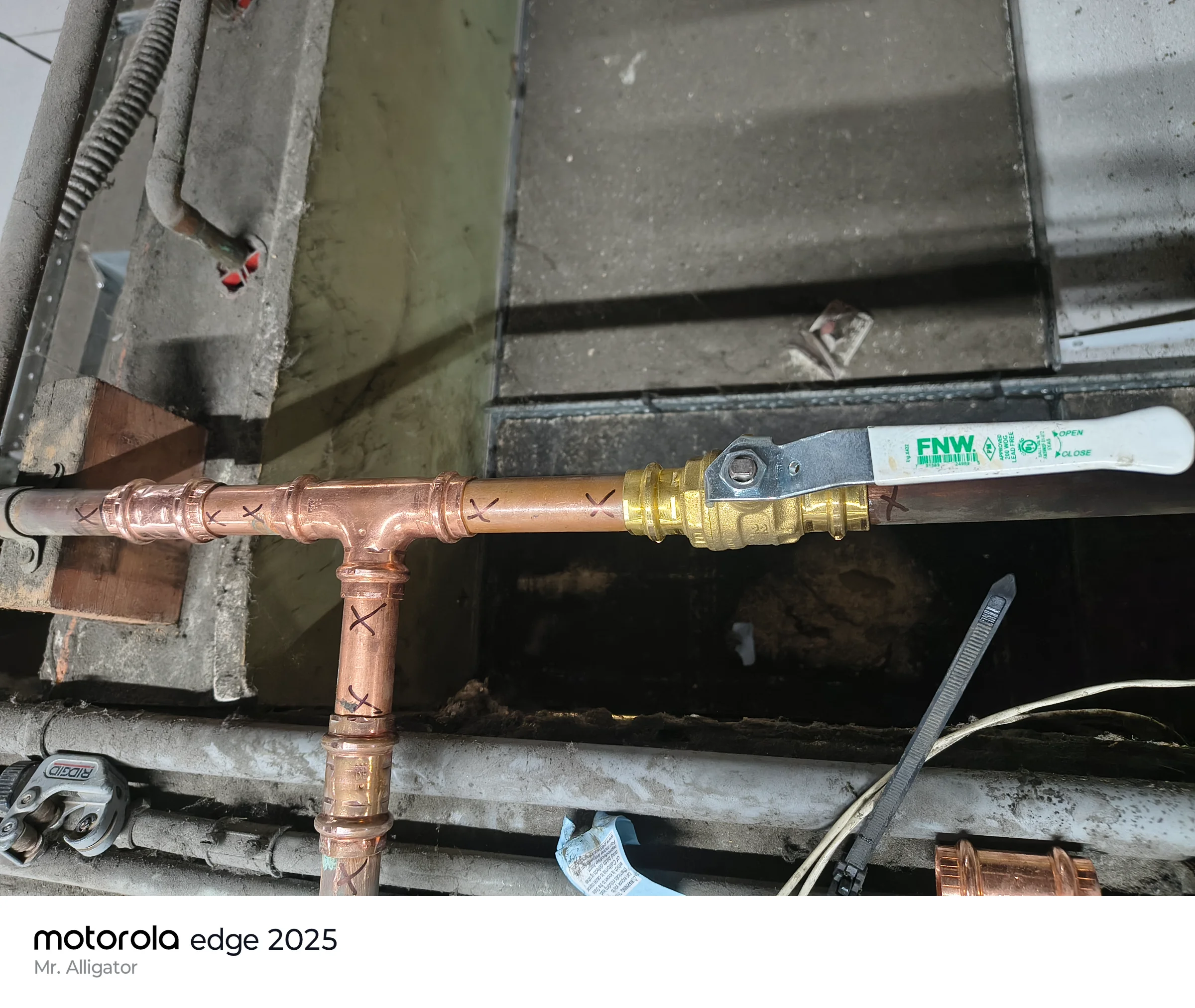 Copper pipes repair leak